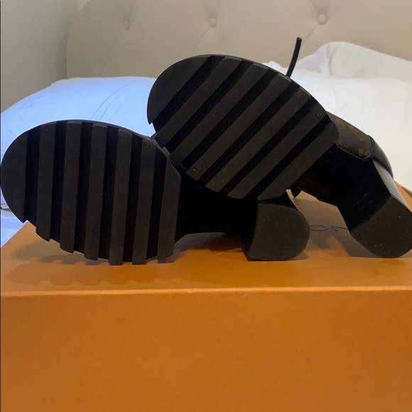 ⚡️SALE⚡️ Louis Vuitton Star Trail Ankle Boot - Picture 6 of 9